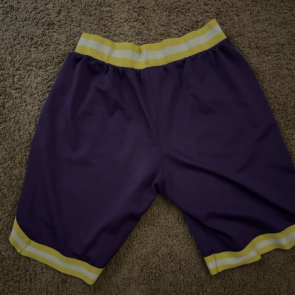 Lebron James Lakers shorts - Picture 2 of 2